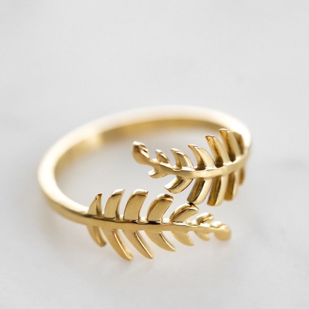 Kinsley Armelle Laurel Leaf Ring - Size 7